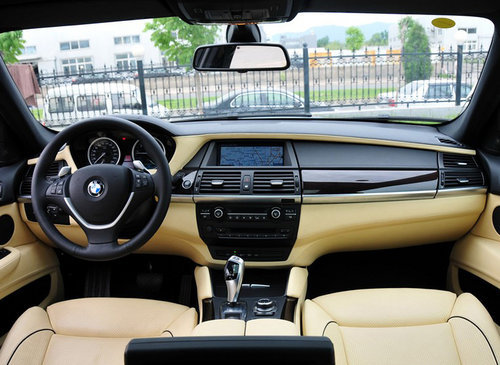 2012款宝马X6 天津港97万顶配现车热销