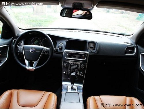 2012款沃尔沃S60 深圳综合优惠1.4万元