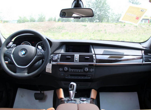 2012款宝马X6  天津港现车96万优惠热销