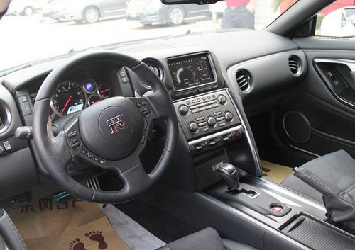2012款日产尼桑GT-R