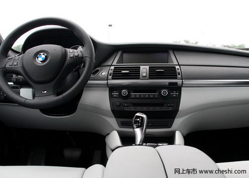 2012款宝马X6美规版  天津现车93万起售