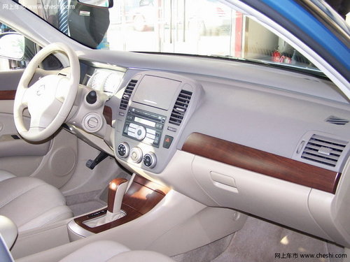 清远东风日产 轩逸