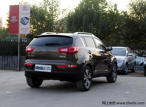 智跑右侧45度尾部视角