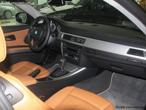 宝马3系深圳部分颜色有现车提供 无优惠