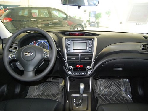 清远斯巴鲁4S店  森林人