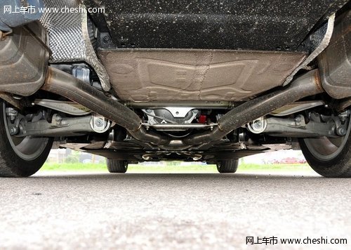 宝马7系 底盘局部特写