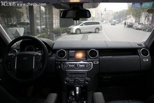 路虎第四代发现最高让8万元 黑/灰现车