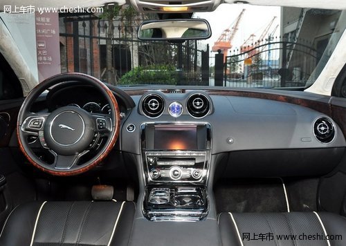 2012款捷豹XJ 中控台整体