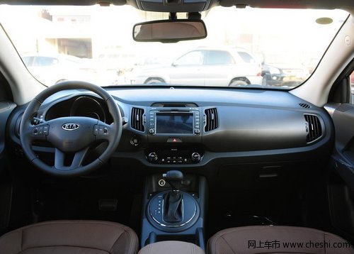 起亚智跑 中控台整体