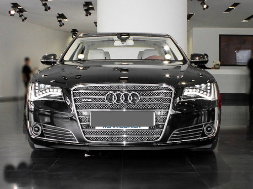 2012款奥迪A8L低功率优惠6万  天津现车