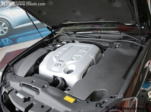 一汽丰田皇冠 发动机局部特写