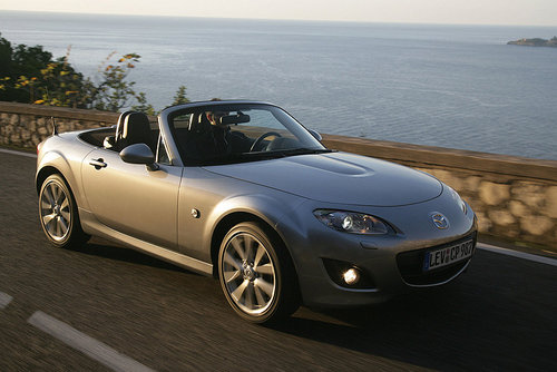 全新马自达MX-5搭1.3T引擎 车身减轻10%