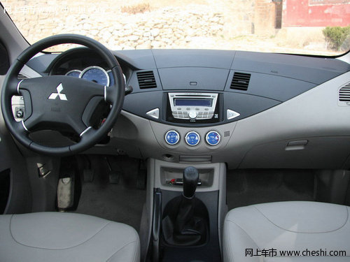 汕头汕源三菱汽车4S店