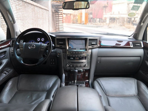 2012款雷克萨斯LX570 天津新车震撼到店