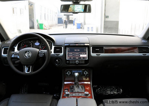 2012款大众途锐全系现车  天津价格优惠