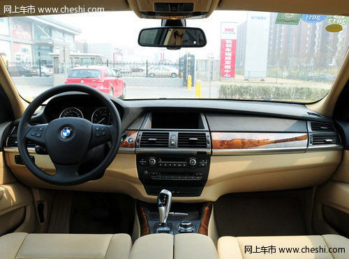 进口宝马X5黑色现车  天津美规版84万元