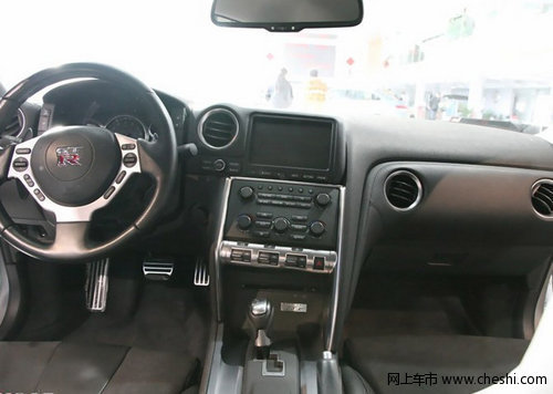 2012款日产GTR战神跑车 天津现车139万