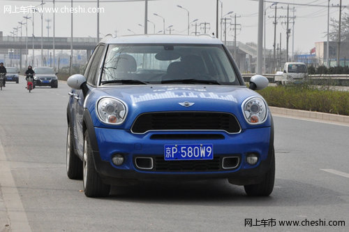 MINI  COUNTRYMAN 行动主义者