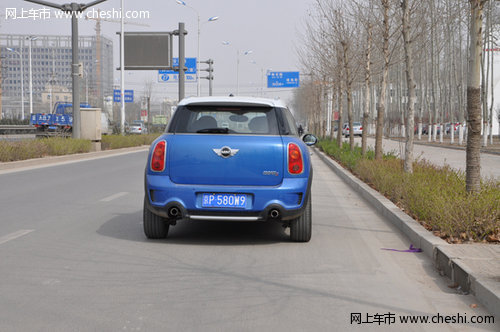 MINI  COUNTRYMAN 行动主义者