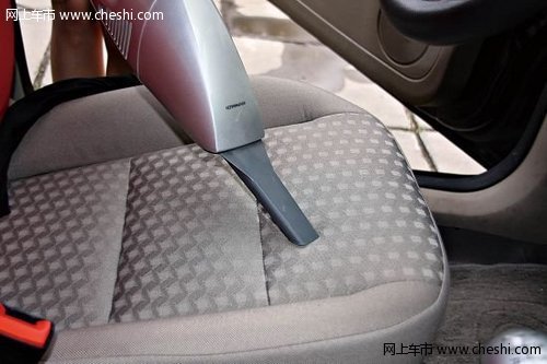 汽车座椅如何清理保护