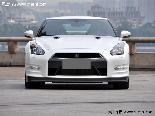 2013款尼桑GTR 天津现车低价促销153万