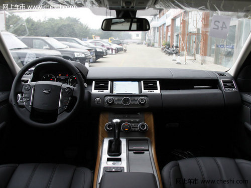 路虎揽胜运动版3.0T 天津现车优惠多多