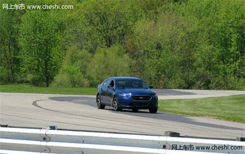 试驾动感车型2013款福特Taurus SHO