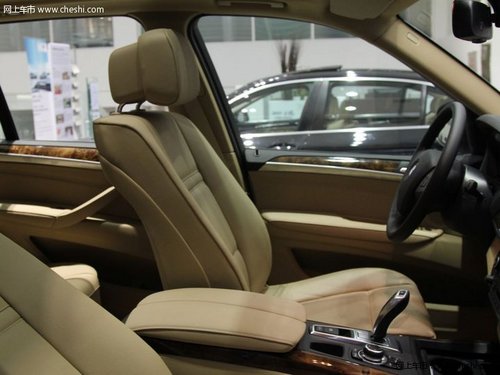 进口宝马X5  天津最低报价现车67万起售