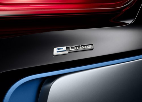 BMW i8 Spyder概念车和新标识亮相北京