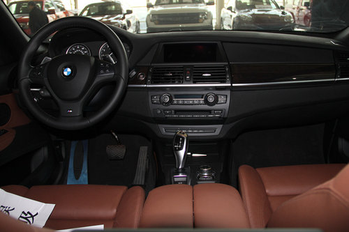 2012款宝马X5美规  天津标配棕色67万元