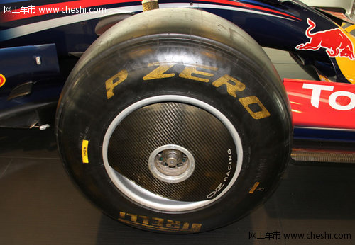 零距离接触F1 英菲尼迪F1赛车到店展览