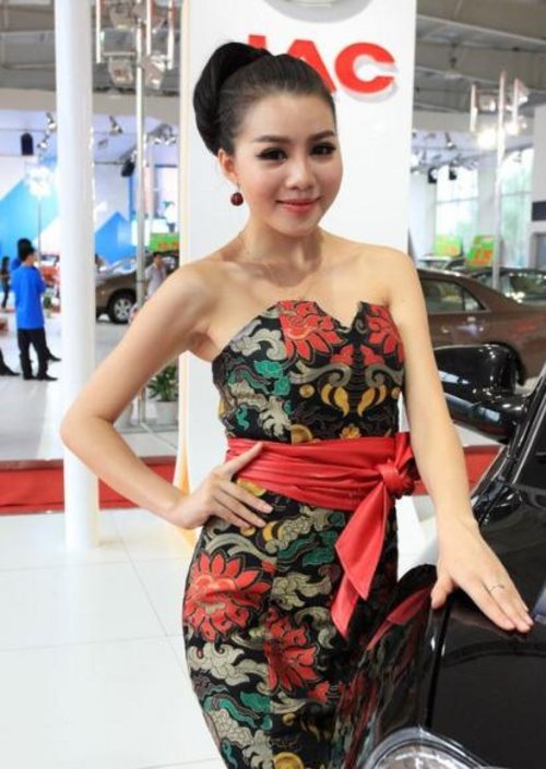 圣保罗车展美女车模图片