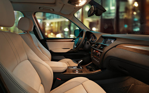 BMW X3精美内饰和高效发动机的完美结合
