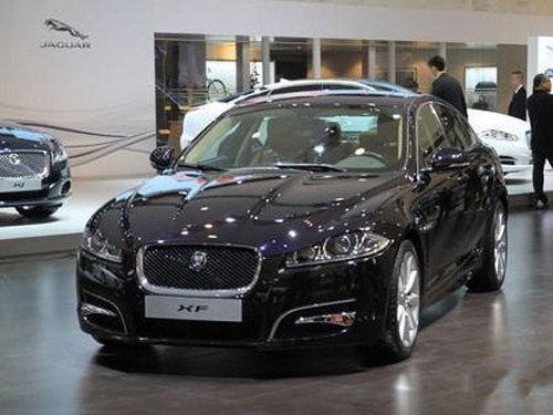 奔馳新B登場(chǎng) 成都車展首日23款新車上市