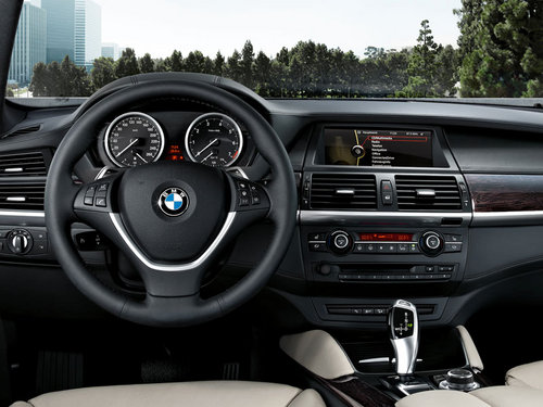 购BMW X6享3年或8万公里免费保养