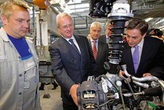 首辆保时捷Boxster下线 大众协助其量产