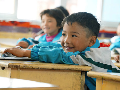 可爱的学生-美丽的老师 红粉笔进西藏