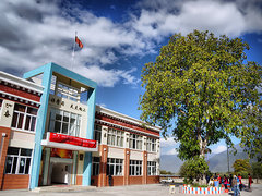 可爱的学生-美丽的老师 红粉笔进西藏