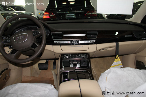 2012款奥迪A8  天津进口现车让利价促销