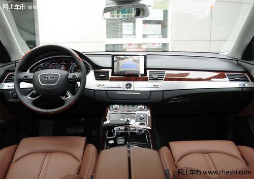 2013款奥迪A8L 天津现车最高可优惠22万