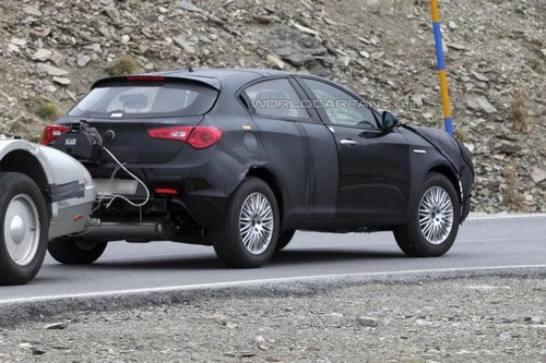 阿尔法罗密欧新SUV 明年亮相对抗宝马X3