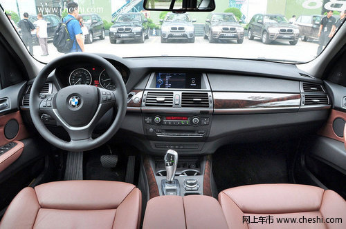 2012款宝马X6  天津港颜色齐全仅需82万