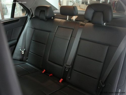 国产奔驰E260 天津现车团购价优惠7万元