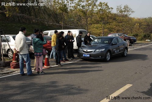 Acura（謳歌）首款混動(dòng)車型ILX南京上市