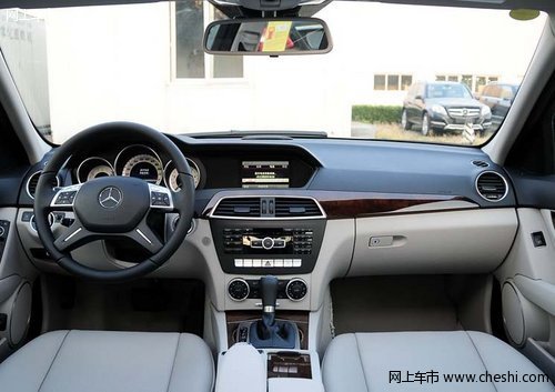 2013款奔驰C180  天津现车30.8万最低价