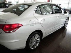 东风雪铁龙高端中级车C4L 南阳到店实拍