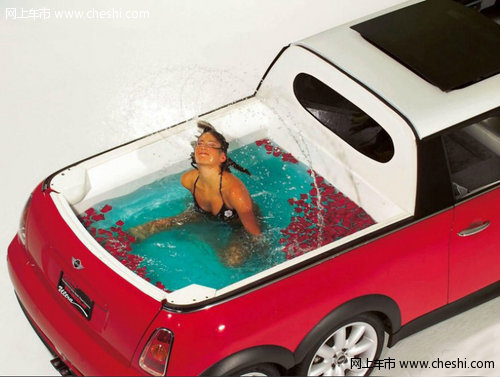 6.3米MINI加长版车型 车内设有豪华浴缸