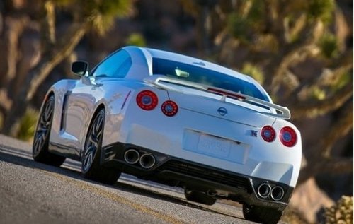 全新战神2014款日产GT-R海外售约62万元
