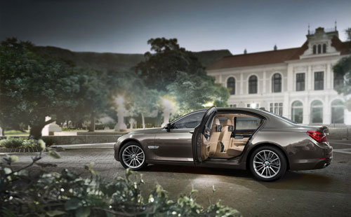 感受奢华 新BMW7系优雅设计与强劲动力