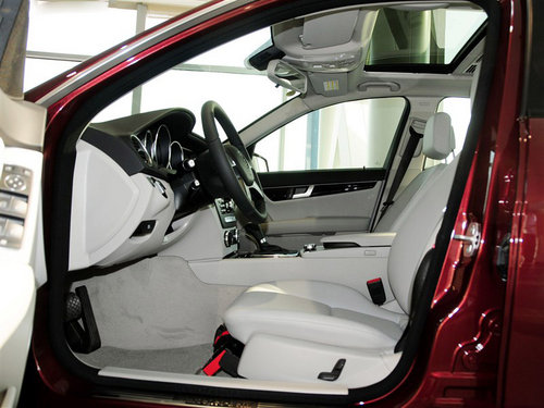 奔驰C180/C260/C300报价 官方售30.8万